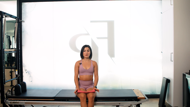 Preview of 25 Min Mat | Glutes & Abs