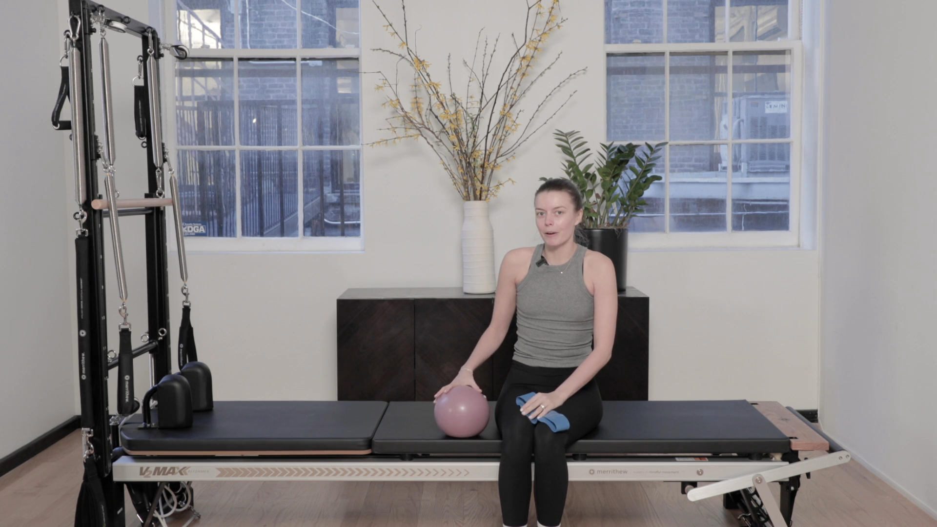 Preview of 25 Min Mat | Abs and Glutes