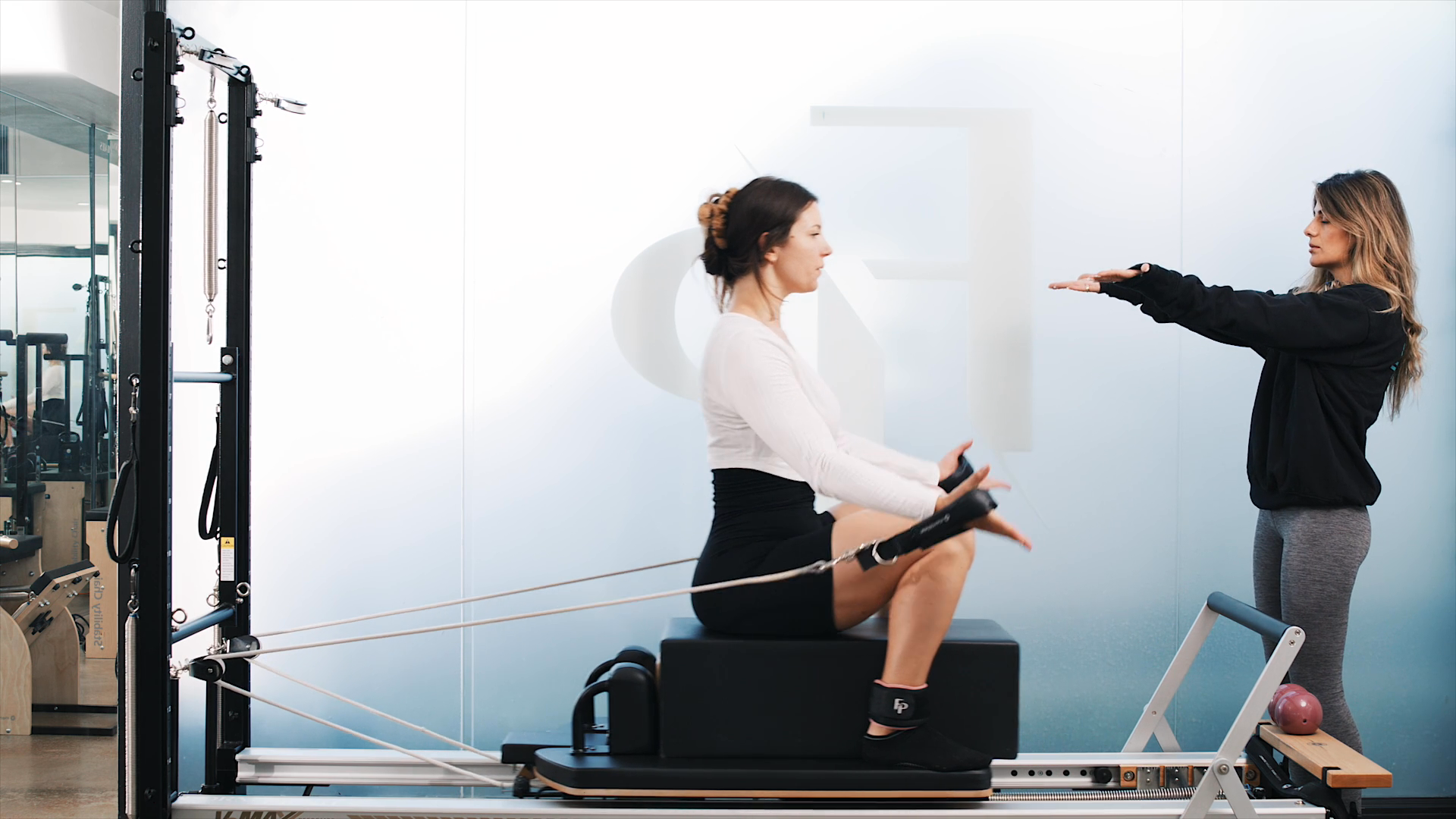 Preview of Upper Body & Core Reformer Flow 003