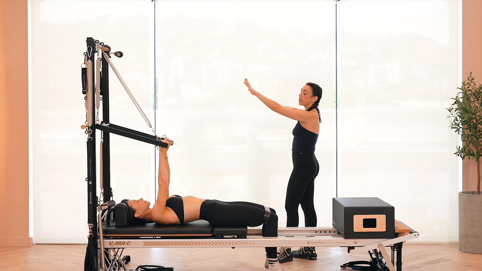 Preview of Reformer Full Body Lengthen 006