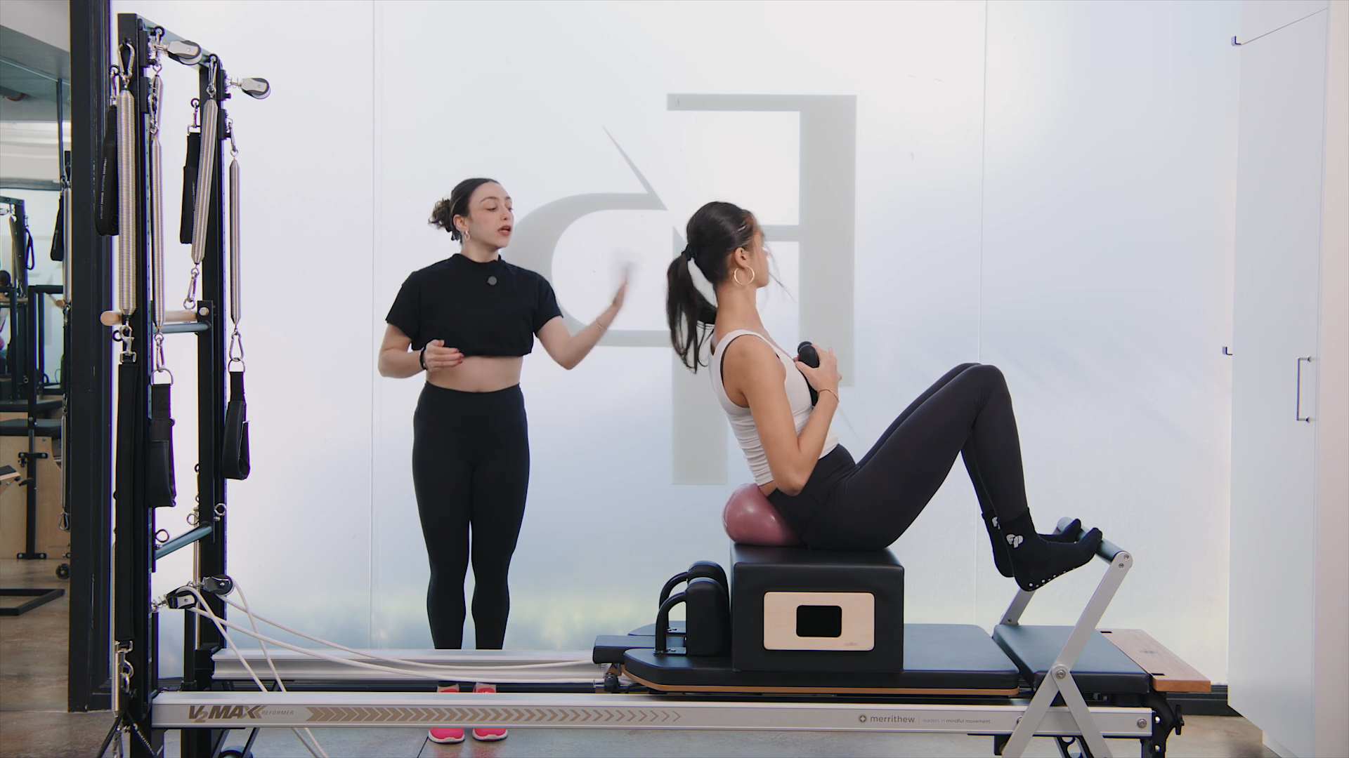 Preview of Reformer Full Body Lengthen 007